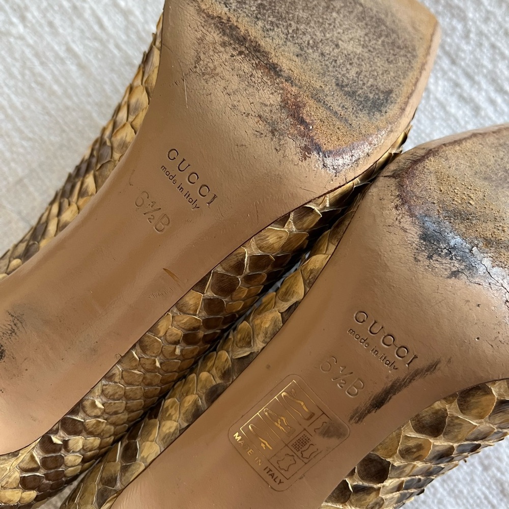 Gucci Women's Tan and Brown Python Snakeskin Heels - Picture 4 of 4